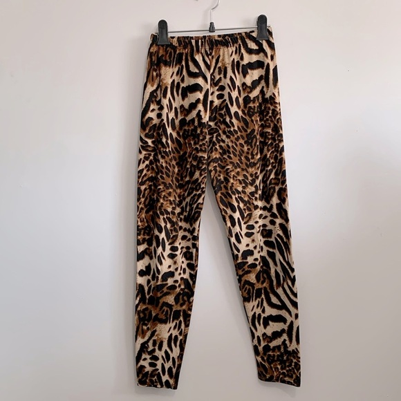 BNWOT Amazon animal print/leopard print leggings - Picture 2 of 3